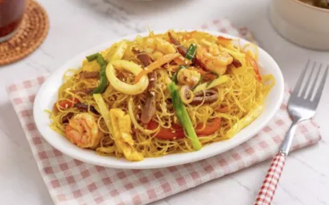 炒米线 chaomixian