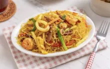 炒米线 chaomixian